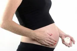 13 Home Remedies To Prevent Stretch Marks During Pregnancy