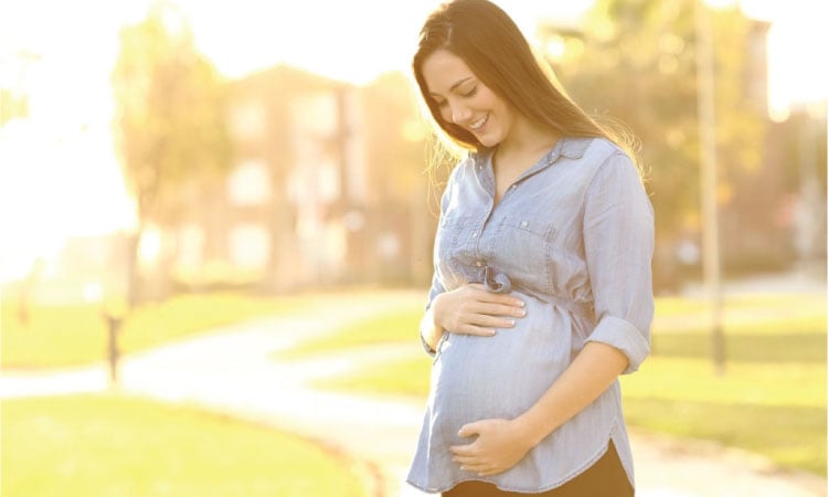 11 Amazing Benefits Of Walking During Pregnancy