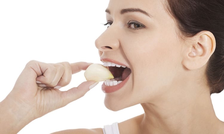 Risks And Precautions Of Eating Garlic During Pregnancy