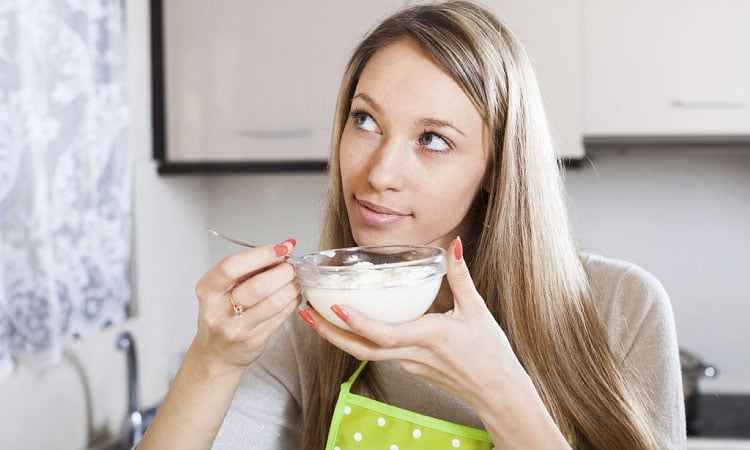Precautions When Eating Curd And Yogurt During Pregnancy