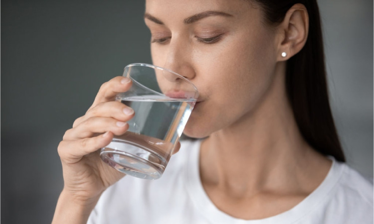 Factors To Remember While Drinking Cold Water After Delivery