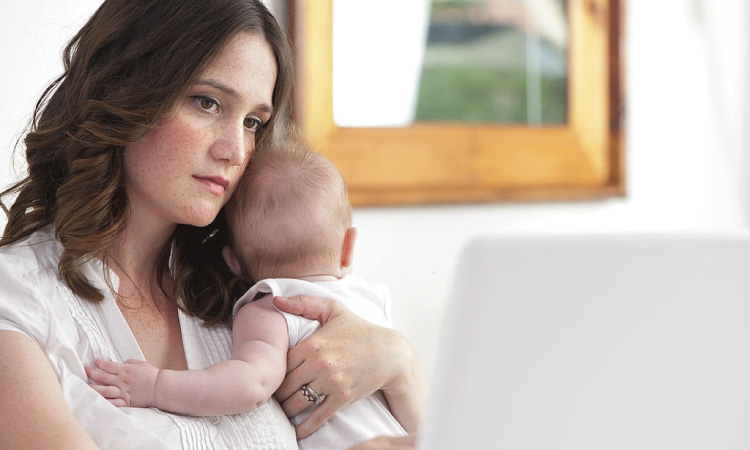 9 Early Warning Signs Of Postpartum Depression