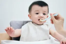Do You Force-Feed Your Toddler? Here Are 7 Negative Effects