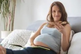Can A Pregnant Woman Eat Pizza